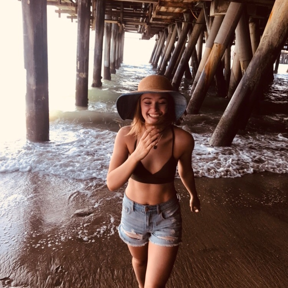 Meet your Posher, Lauren